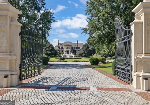 Photo 3 of Mansion for sale at 5200 Moore Rd, Suwanee, GA 30024 | MLS# 10837270 | Listing updated on 2026-09-15
