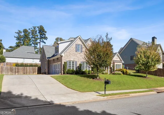 Photo 1 of Single family home for sale at 4742 W Lakeshore Dr, Acworth, GA 30101 | MLS# 10879661 | Listing updated on 2026-10-28
