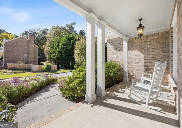 Photo 3 of Single family home for sale at 4742 W Lakeshore Dr, Acworth, GA 30101 | MLS# 10879661 | Listing updated on 2026-10-28