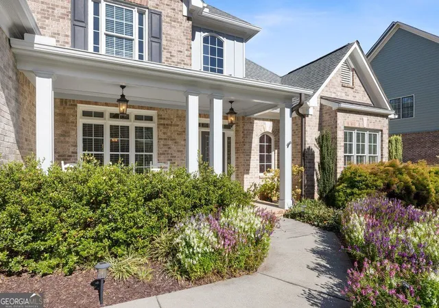 Photo 4 of Single family home for sale at 4742 W Lakeshore Dr, Acworth, GA 30101 | MLS# 10879661 | Listing updated on 2026-10-28