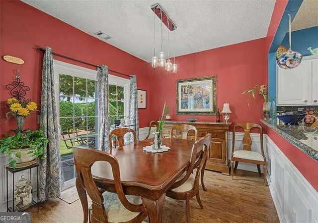 Photo 4 of Townhouse for sale at 151 Regent Pl, Woodstock, GA 30188 | MLS# 10835239 | Listing updated on 2026-09-11