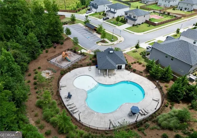 Photo 4 of Single family home for sale at 4939 Dufour Dr, Lilburn, GA 30047 | MLS# 10824317 | Listing updated on 2026-10-10