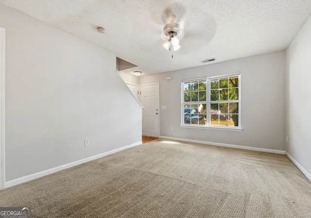 Photo 4 of Single family home for sale at 524 Jaclyn Cir, Mcdonough, GA 30253 | MLS# 10842464 | Listing updated on 2026-09-23