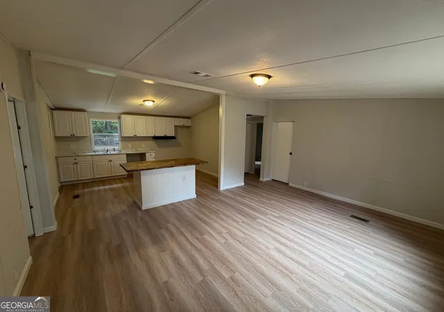 Photo 2 of Manufactured home for sale at 6125 River Run Cir, Gainesville, GA 30506 | MLS# 10844395 | Listing updated on 2026-09-11