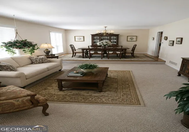 Photo 3 of Single family home for sale at 370 Soft Pine Trl, Roswell, GA 30076 | MLS# 10846847 | Listing updated on 2026-09-27