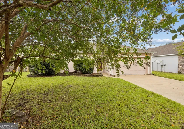 Photo 4 of Single family home for sale at 225 Pine Blf Dr, Kingsland, GA 31548 | MLS# 10843698 | Listing updated on 2026-10-06