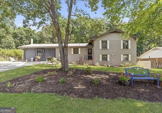 Photo 1 of Single family home for sale at 3008 Carrie Dr Nw, Kennesaw, GA 30144 | MLS# 10846378 | Listing updated on 2026-09-30