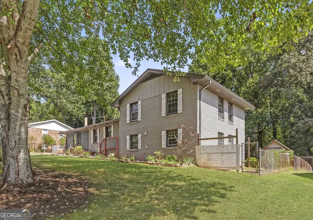 Photo 2 of Single family home for sale at 3008 Carrie Dr Nw, Kennesaw, GA 30144 | MLS# 10846378 | Listing updated on 2026-09-30