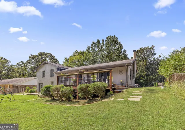 Photo 3 of Single family home for sale at 3008 Carrie Dr Nw, Kennesaw, GA 30144 | MLS# 10846378 | Listing updated on 2026-09-30