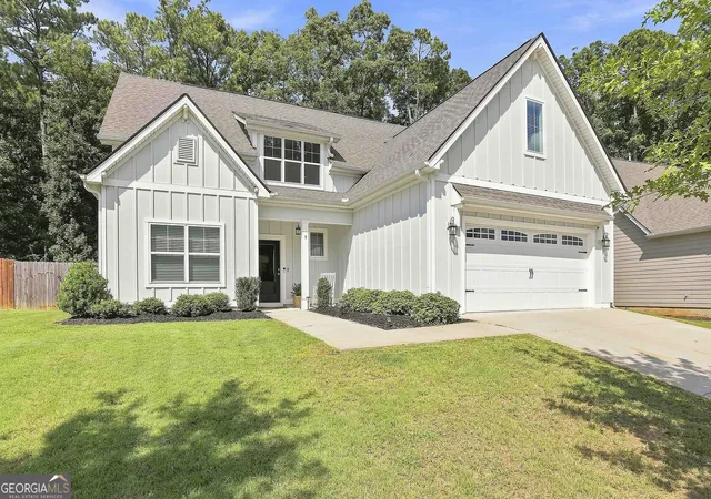 Photo 1 of Single family home for sale at 9 Long Branch Trl, Sharpsburg, GA 30277 | MLS# 10842480 | Listing updated on 2026-10-02