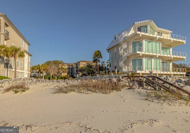 Photo 4 of Sale Pending at 1015 Beachview Dr, St. Simons, GA 31522 | MLS# 10842748 | Listing updated on 2026-09-14