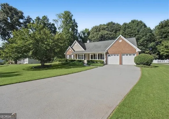 Photo 3 of Single family home for sale at 295 Glenn Eagles Way, Hiram, GA 30141 | MLS# 10834991 | Listing updated on 2026-09-18