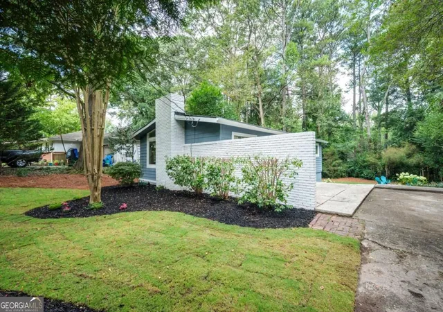 Photo 3 of Single family home for sale at 2672 Brk Park Way, Doraville, GA 30340 | MLS# 10837385 | Listing updated on 2026-09-17
