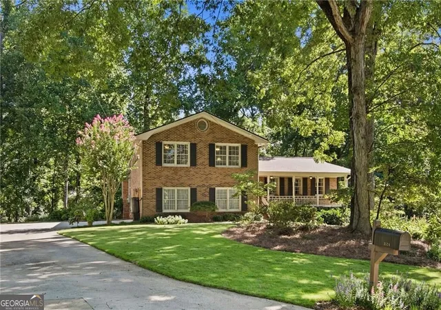 Photo 1 of Sale Pending at 1524 Summerford Ct, Dunwoody, GA 30338 | MLS# 10843601 | Listing updated on 2026-09-22
