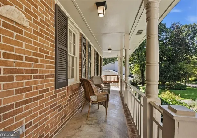 Photo 2 of Sale Pending at 1524 Summerford Ct, Dunwoody, GA 30338 | MLS# 10843601 | Listing updated on 2026-09-22