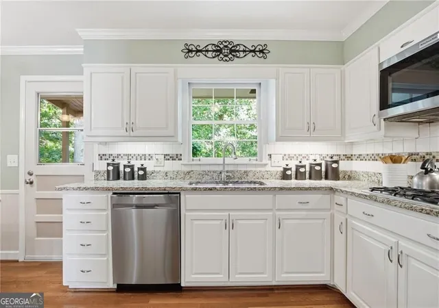 Photo 4 of Sale Pending at 1524 Summerford Ct, Dunwoody, GA 30338 | MLS# 10843601 | Listing updated on 2026-09-22
