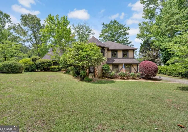 Photo 2 of Single family home for sale at 2145 Hampton Trl SE, Conyers, GA 30013 | MLS# 10880558 | Listing updated on 2026-10-28