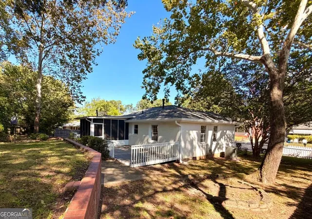 Photo 3 of Single family home for sale at 199 Bishop Dr NE, Marietta, GA 30060 | MLS# 10872737 | Listing updated on 2026-10-28
