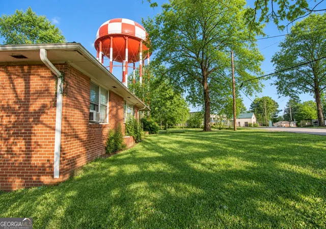 Photo 2 of Single family home for sale at 154 Privette Rd Sw, Marietta, GA 30008 | MLS# 10692329 | Listing updated on 2026-09-11