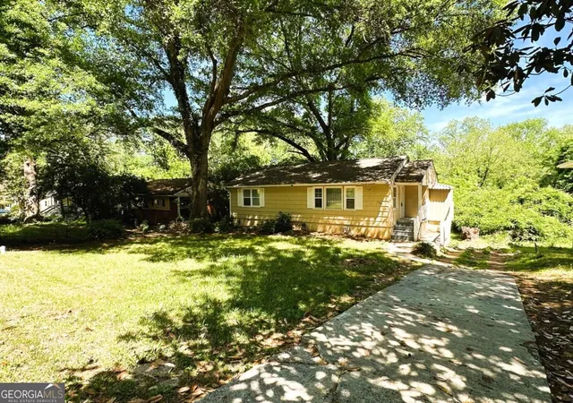 Photo 1 of Single family home for sale at 1900 Meadow Ln, Decatur, GA 30032 | MLS# 10849298 | Listing updated on 2026-10-02