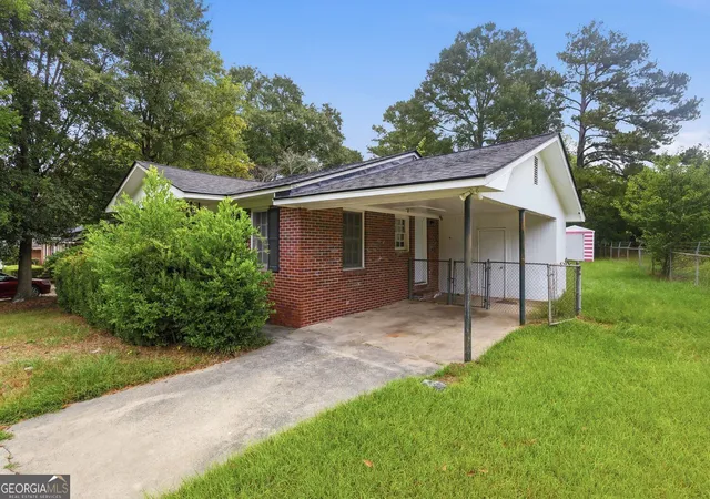 Photo 2 of Single family home for sale at 4322 Fairfax Dr, Macon, GA 31206 | MLS# 10842743 | Listing updated on 2026-09-10