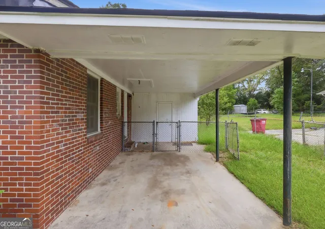 Photo 3 of Single family home for sale at 4322 Fairfax Dr, Macon, GA 31206 | MLS# 10842743 | Listing updated on 2026-09-10