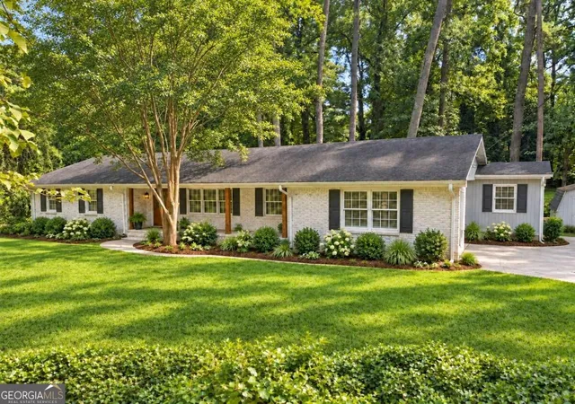 Photo 2 of Single family home for sale at 276 Colewood Way Nw, Sandy Springs, GA 30328 | MLS# 10848303 | Listing updated on 2026-09-23
