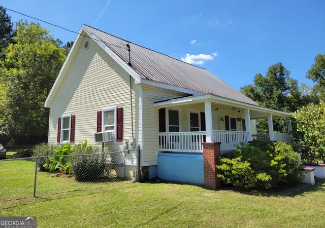 Photo 1 of Single family home for sale at 2753 Waynesboro Hwy, Sylvania, GA 30467 | MLS# 10848868 | Listing updated on 2026-10-06