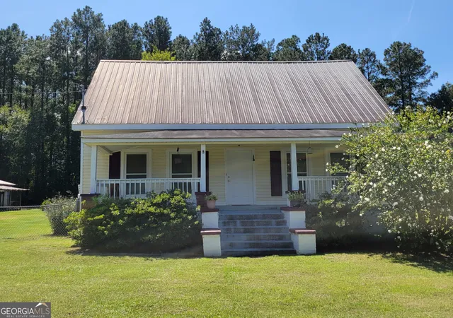 Photo 3 of Single family home for sale at 2753 Waynesboro Hwy, Sylvania, GA 30467 | MLS# 10848868 | Listing updated on 2026-10-06