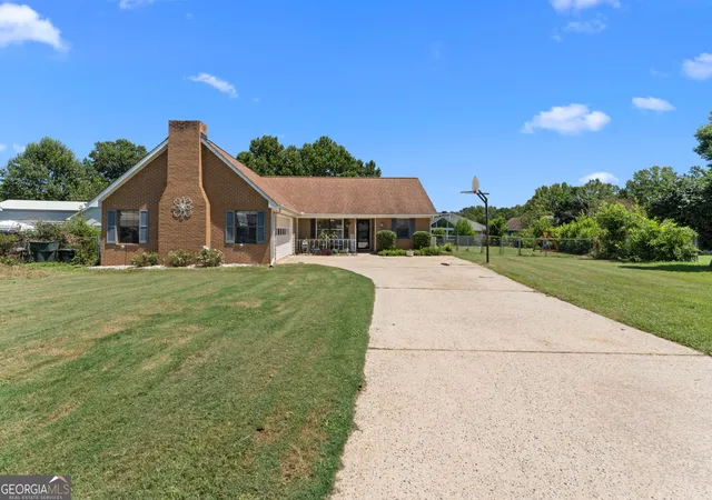 Photo 1 of Single family home for sale at 103 Sun Valley Ct, Warner Robins, GA 31093 | MLS# 10852333 | Listing updated on 2026-09-24