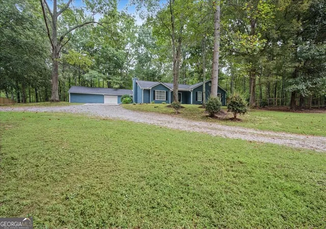 Photo 2 of Single family home for sale at 112 Old Mountain Rd, Rockmart, GA 30153 | MLS# 10853335 | Listing updated on 2026-10-09