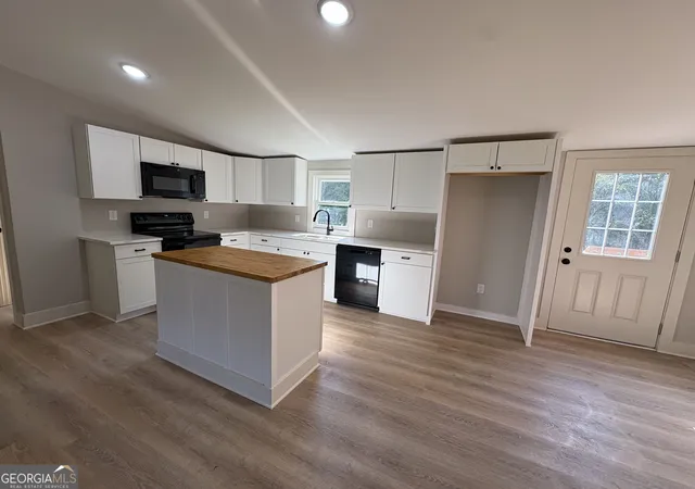 Photo 4 of Single family home for sale at 2032 Four Notch Rd, Carrollton, GA 30116 | MLS# 10837639 | Listing updated on 2026-09-25