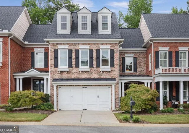 Townhouse for sale at 3004 Village Green Cir, Roswell, GA 30075 | MLS# 10852318
