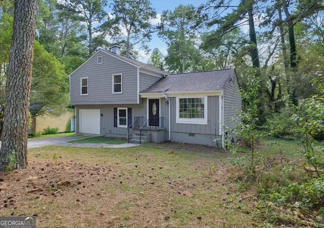 Photo 3 of Single family home for sale at 429 Sherwood Cir, Stone Mountain, GA 30087 | MLS# 10836387 | Listing updated on 2026-10-04