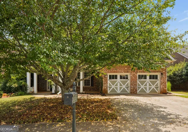 Photo 3 of Single family home for sale at 3138 Alhambra Cir, Hampton, GA 30228 | MLS# 10837946 | Listing updated on 2026-09-16