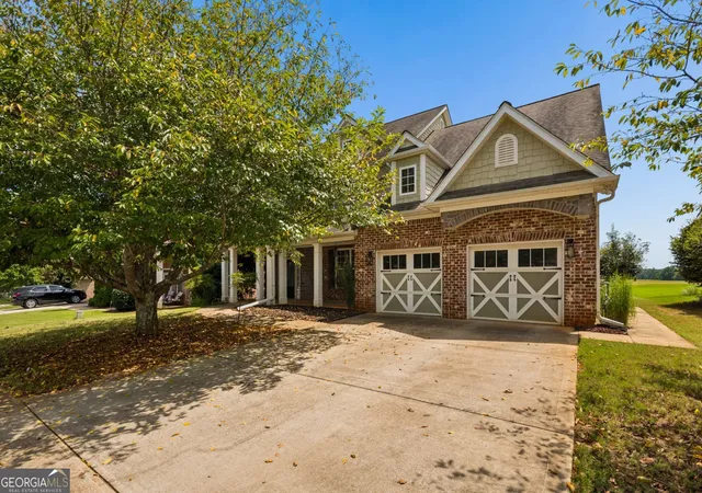Photo 3 of Single family home for sale at 3138 Alhambra Cir, Hampton, GA 30228 | MLS# 10837946 | Listing updated on 2026-09-16