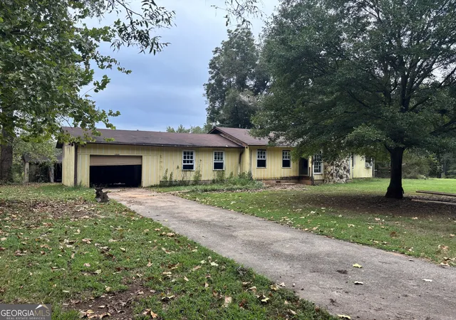 Photo 2 of Single family home for sale at 1182 Cleveland Mill Rd, Hartwell, GA 30643 | MLS# 10814383 | Listing updated on 2026-10-05