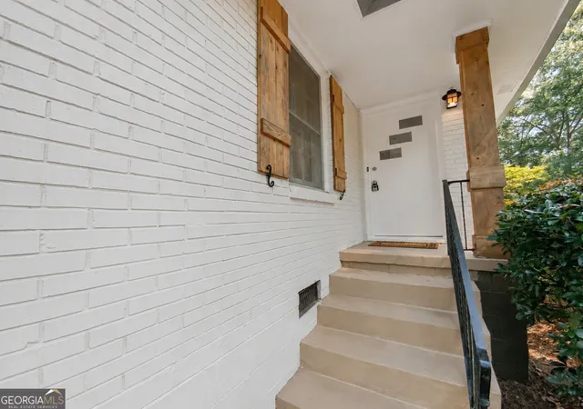 Photo 2 of Single family home for sale at 1010 Scott Cir, Decatur, GA 30033 | MLS# 10840835 | Listing updated on 2026-09-15