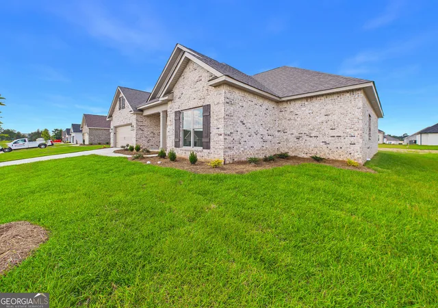 Photo 3 of Single family home for sale at 142 Blue Mist Ln, Kathleen, GA 31047 | MLS# 10753500 | Listing updated on 2026-09-10