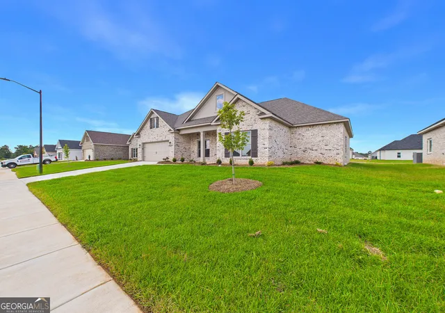 Photo 3 of Single family home for sale at 142 Blue Mist Ln, Kathleen, GA 31047 | MLS# 10753500 | Listing updated on 2026-09-10