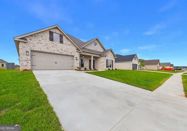 Photo 4 of Single family home for sale at 142 Blue Mist Ln, Kathleen, GA 31047 | MLS# 10753500 | Listing updated on 2026-09-10