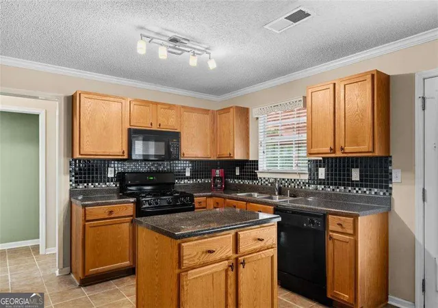 Photo 4 of Single family home for sale at 1835 Winding Xing Trl, Fairburn, GA 30213 | MLS# 10846367 | Listing updated on 2026-09-30