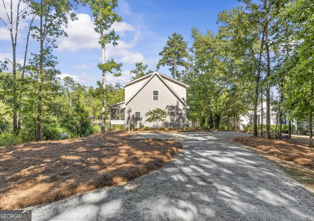 Photo 4 of Single family home for sale at 207 Poinsettia Pl S, Sparta, GA 31087 | MLS# 10841160 | Listing updated on 2026-09-20