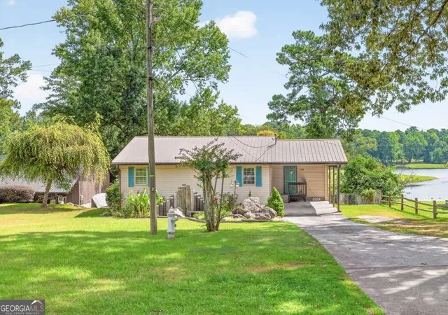 Photo 1 of Single family home for sale at 976 Sw Walker Lake Rd, Conyers, GA 30094 | MLS# 10837738 | Listing updated on 2026-09-15