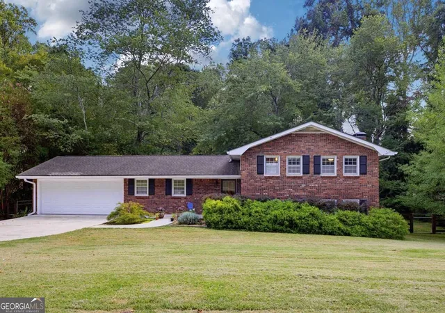 Photo 1 of Single family home for sale at 949 Tranquil Dr, Austell, GA 30106 | MLS# 10848455 | Listing updated on 2026-09-18
