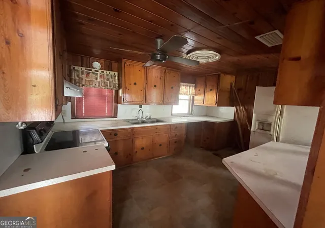 Photo 3 of Single family home for sale at 140 N Boyce St, Kingsland, GA 31548 | MLS# 10850044 | Listing updated on 2026-10-05