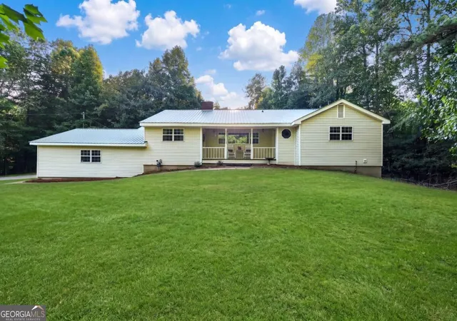 Photo 2 of Single family home for sale at 109 Lakeview Cir, Cumming, GA 30040 | MLS# 10839723 | Listing updated on 2026-09-11