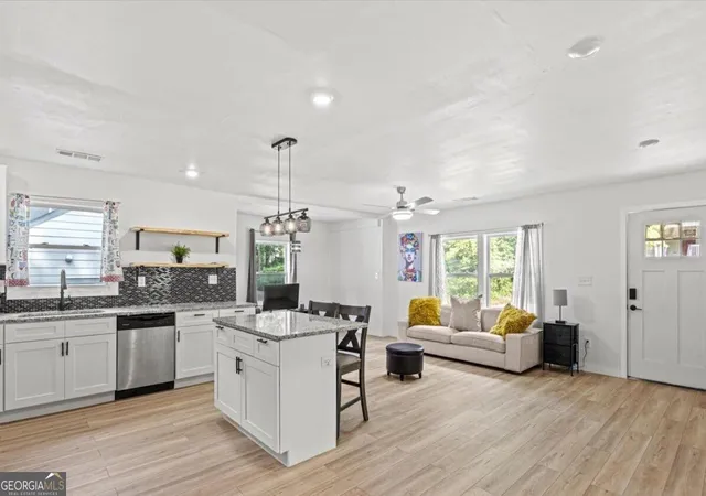 Photo 3 of Single family home for sale at 1077 Peeples St, Atlanta, GA 30310 | MLS# 10847383 | Listing updated on 2026-09-30
