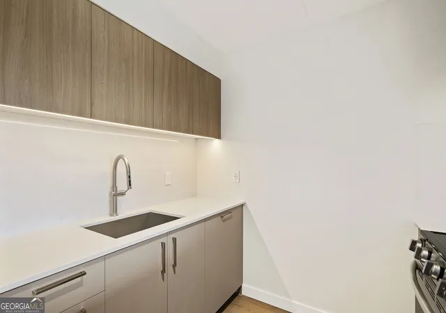 Photo 4 of Condo for sale at 2460 Peachtree Rd NE #512, Atlanta, GA 30305 | MLS# 10838968 | Listing updated on 2026-10-29
