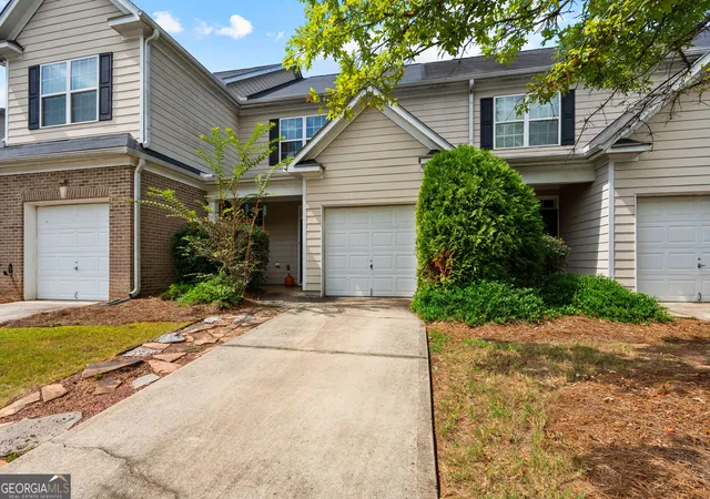 Photo 2 of Townhouse for sale at 143 Granite Way, Newnan, GA 30265 | MLS# 10850064 | Listing updated on 2026-10-05